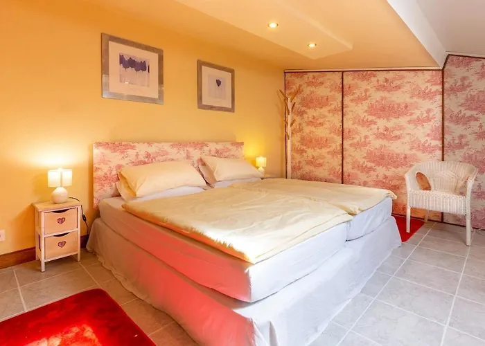 Nyaraló Private With Stunning Views & Shared Pool *