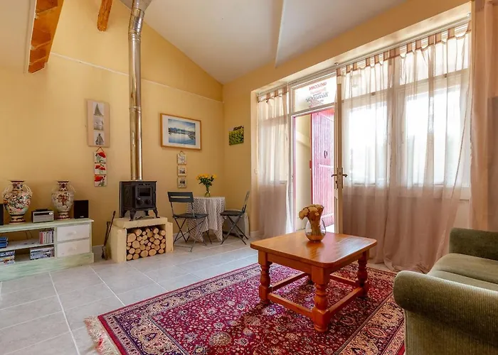 Private With Stunning Views & Shared Pool *